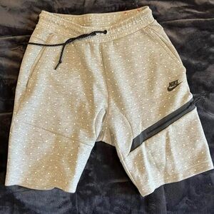Nike Tech Fleece Shorts Grey w/White Polka Dot